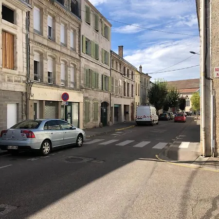 Le Saint Sauveur 24m2 * 默兹河畔凡尔登
